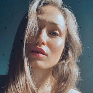 Meet your Posher, Ana